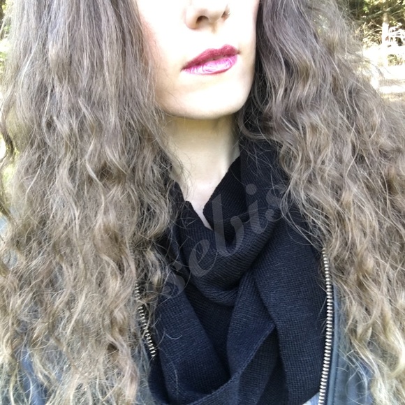 🧣🍂Luxe Knit Infinity Scarf in OLIVE - Picture 5 of 8